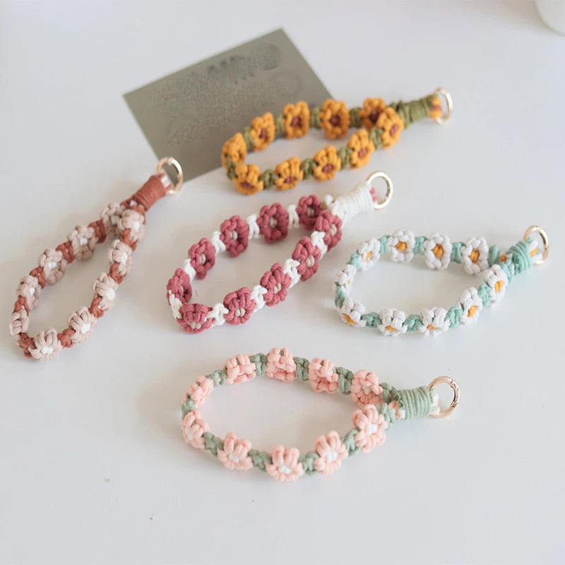 Daisy Flower Macrame Wristlet Keychain - Boho Key Fob & Lanyard