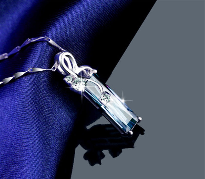 Aquamarine gemstones diamond pendant necklaces