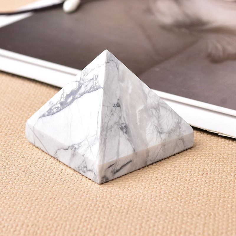 Natural Fluorite Crystal Pyramid Quartz Healing Stone