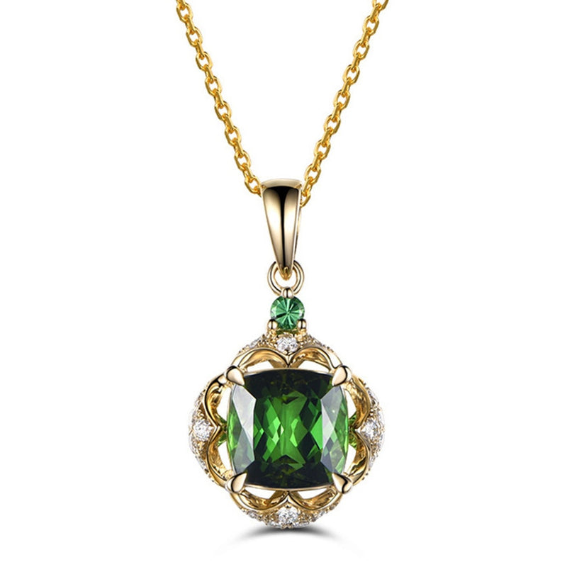 Small Emerald pendant necklace