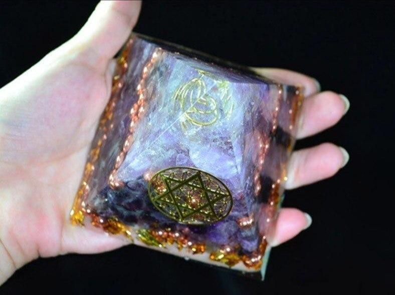 Pyramid Amethyst Sahasrara Chakra Jeremiel Natural White Crystal To Improve Mood Resin Pyramid