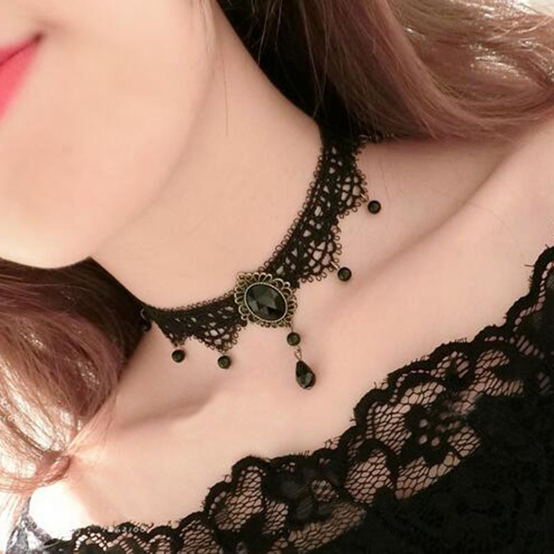 Crystal Pendant Collar Necklace