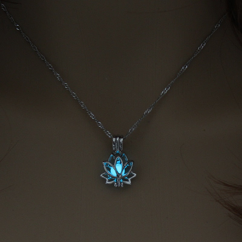 Lotus Flower Shaped Pendant Necklace
