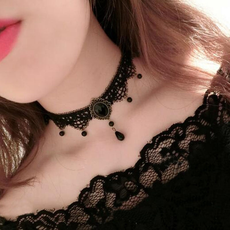 Crystal Pendant Collar Necklace