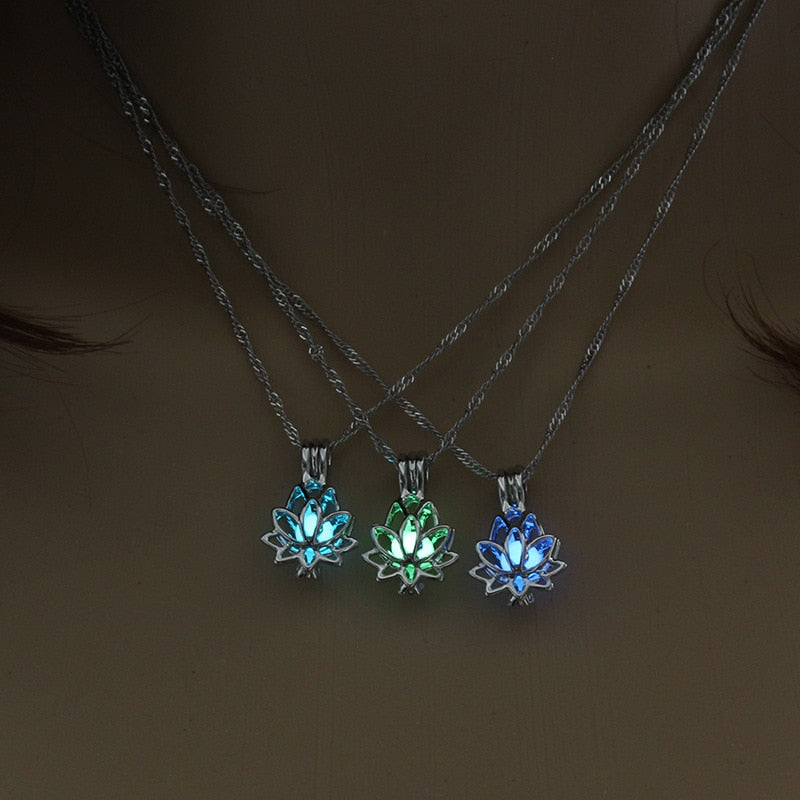 Lotus Flower Shaped Pendant Necklace
