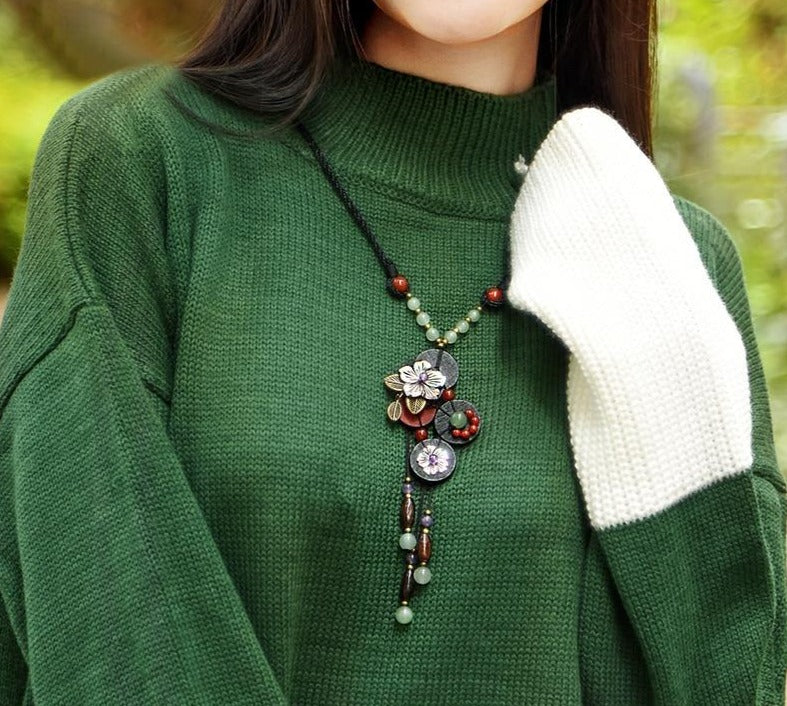 Long pendants wooden necklace