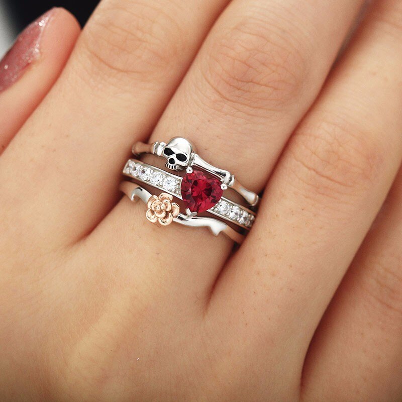 Skull Finger  female wedding rings