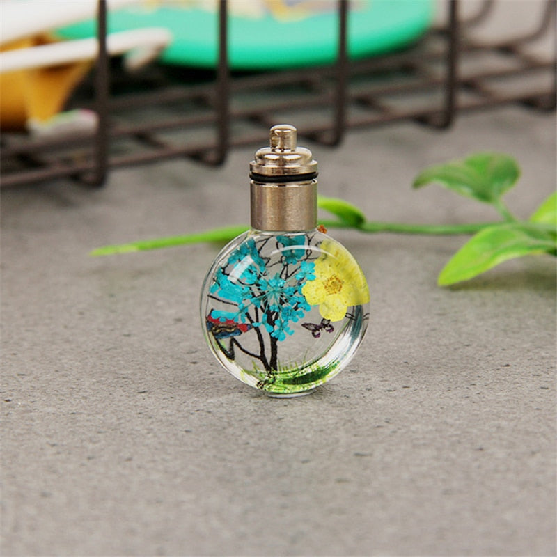 Luminous Dried Flower Butterfly Glass Ball Rope Chain Pendant