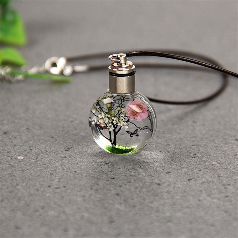 Luminous Dried Flower Butterfly Glass Ball Rope Chain Pendant