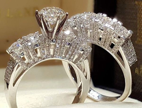 Elegant Gold Color Zircon Red Crystal Ring