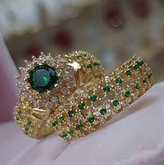 Elegant Gold Color Zircon Red Crystal Ring