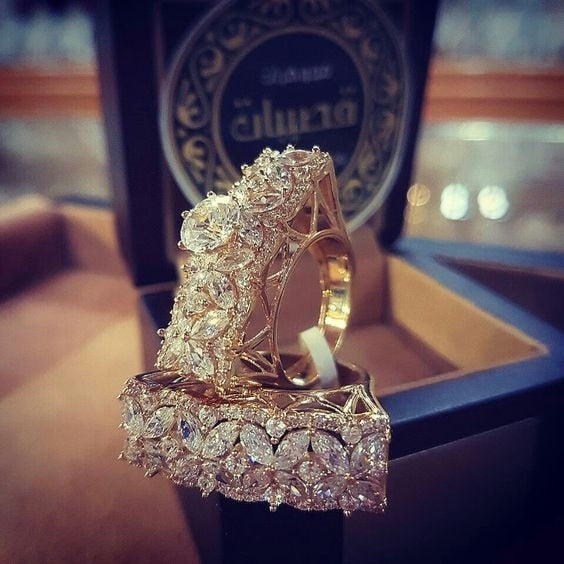 Elegant Gold Color Zircon Red Crystal Ring